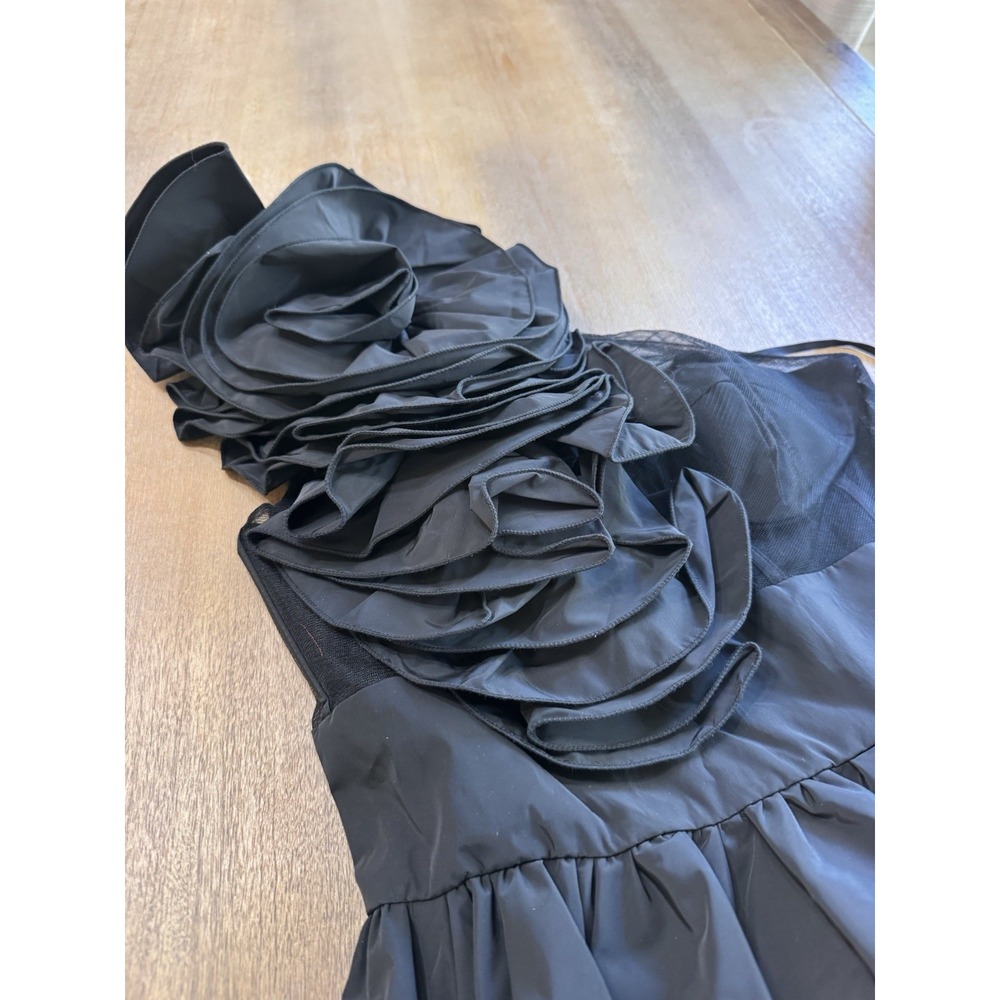 Mac Duggal Black Taffeta Bubble Hem Mini Dress Sz 6 Structured Rosette Shoulder - Picture 15 of 16